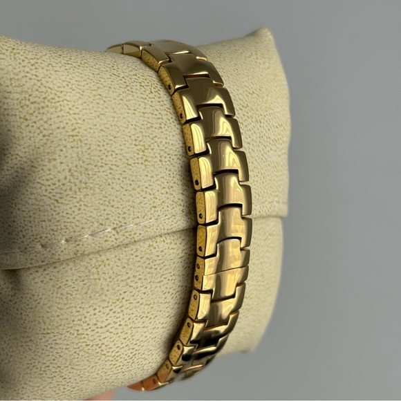 SOLD ESQ by Movado — Women’s Small Intrigue Diamond Accented Watch - Picture 4 of 11